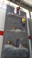 Escalada em rocha natural e em parede artificial